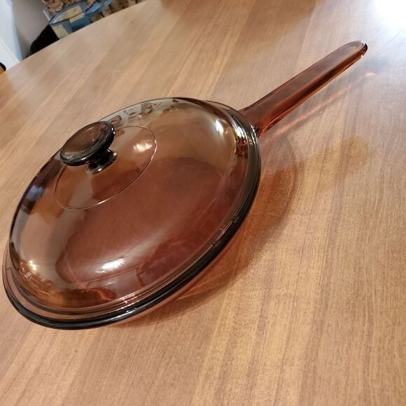Visions Amber By Corning Glass 10" Waffle Bottom Skillet w/ Lid - Picture 2 of 9